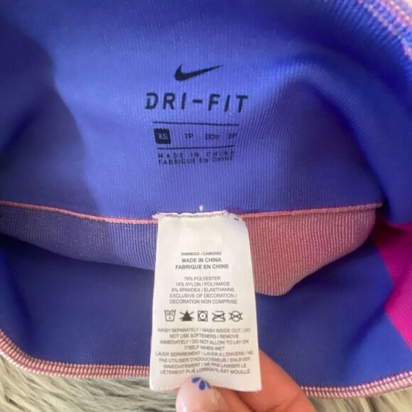 Nike Sculpt Icon Clash 8” bike shorts, XS - Picture 6 of 10